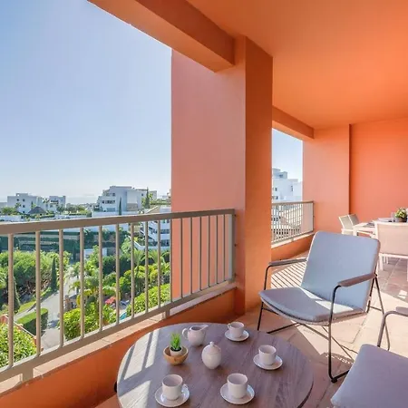Royal W/shared Pool, Terrace &a/c Málaga