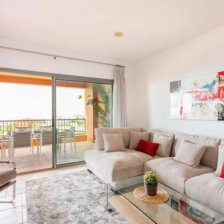 Royal W/shared Pool, Terrace &a/c Málaga