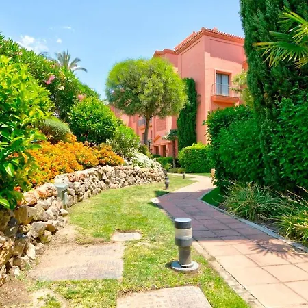 Royal W/shared Pool, Terrace &a/c Apartamento *